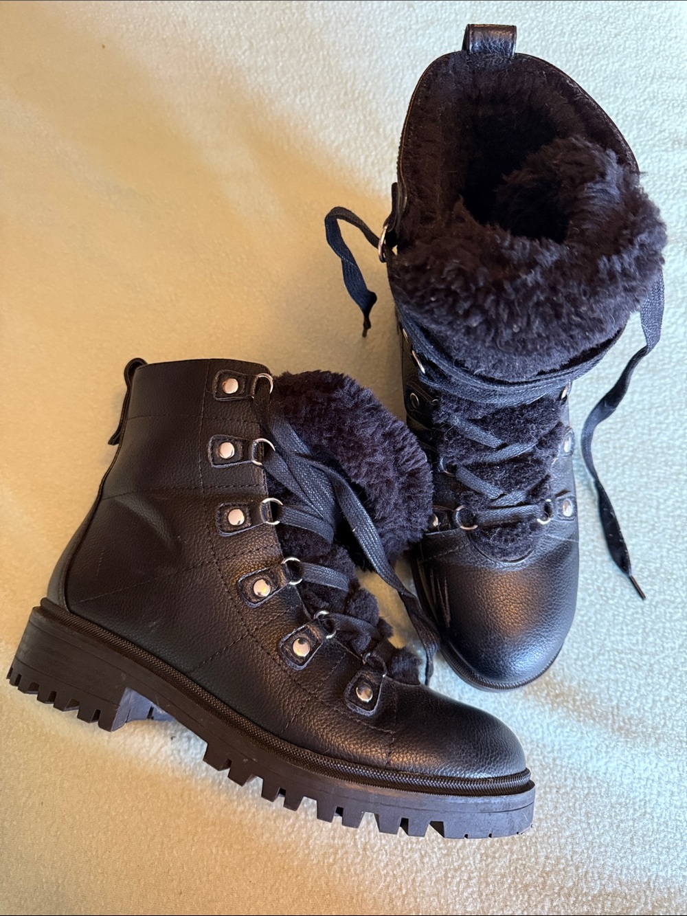 Nine West Women's Black Faux Fur Lined Lace-Up Combat Boots size 8
